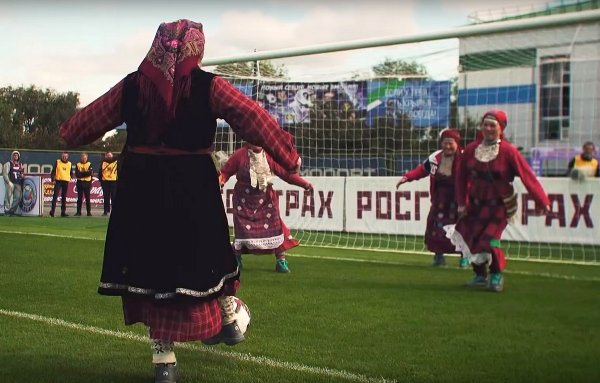 71-летняя фанатка футбола из Волгограда комментирует матчи и организовывает экскурсии