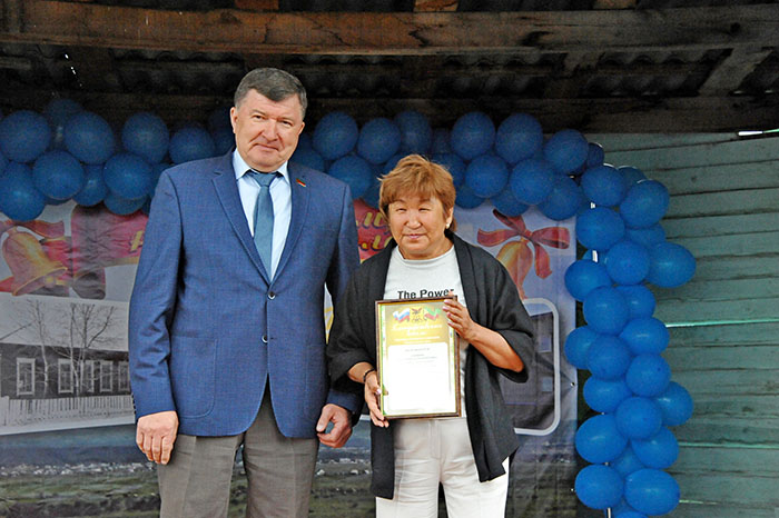 Власти Забайкалья поздравили школу в Угдане со 100-летним юбилеем