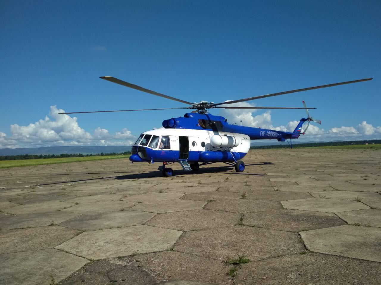 Вертолётом Росгвардии в сёла Тунгокоченского района доставят жителей и пенсии