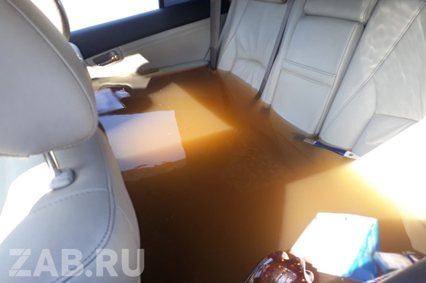 Забайкалка утопила Lexus в Ингоде, на спор поехав через брод – очевидец