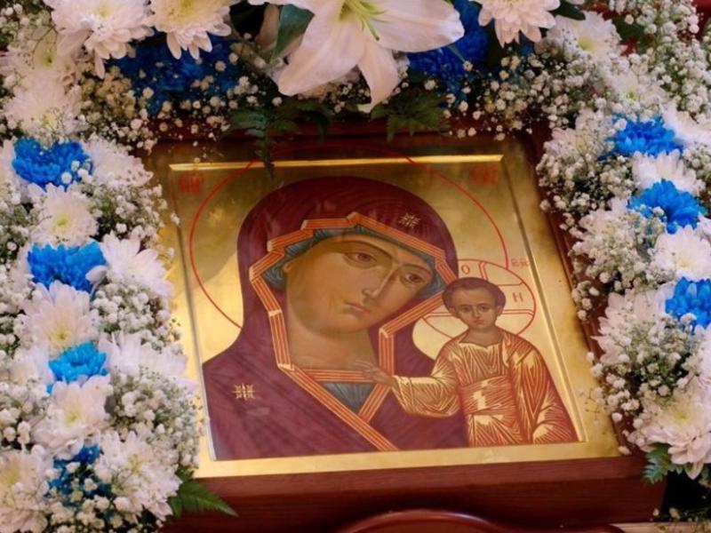 Крестный ход и праздничная литургия прошли в Казанском кафедральном соборе в Чите