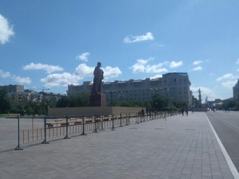 Подрядчик заменит поврежденную плитку на пл. Ленина в Чите после замечания Кузнецова