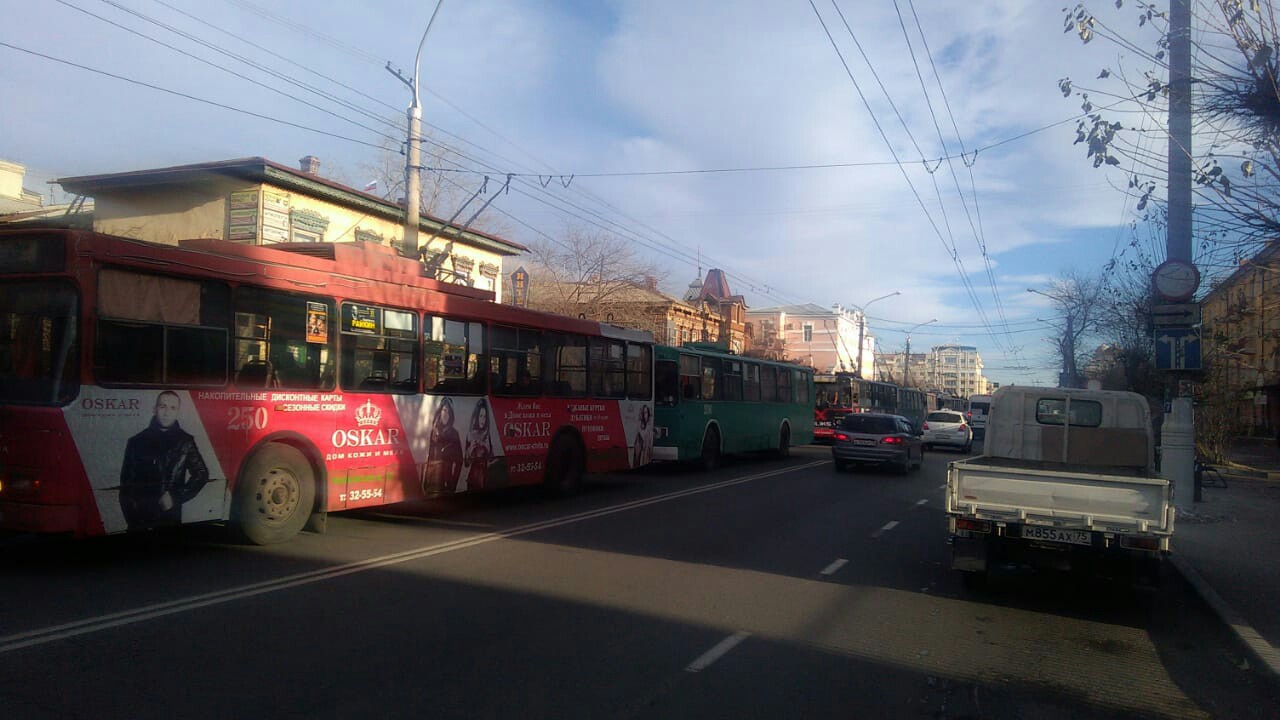 Неисправность сети вызвала остановку троллейбусов в центре Читы