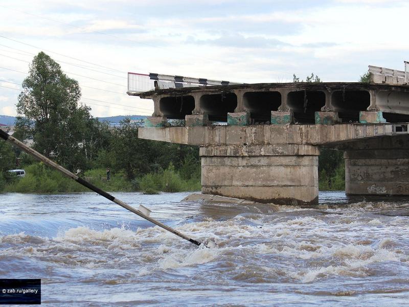Дату, к которой будет готов проект рухнувшего моста в Чите, назвали в Минтере